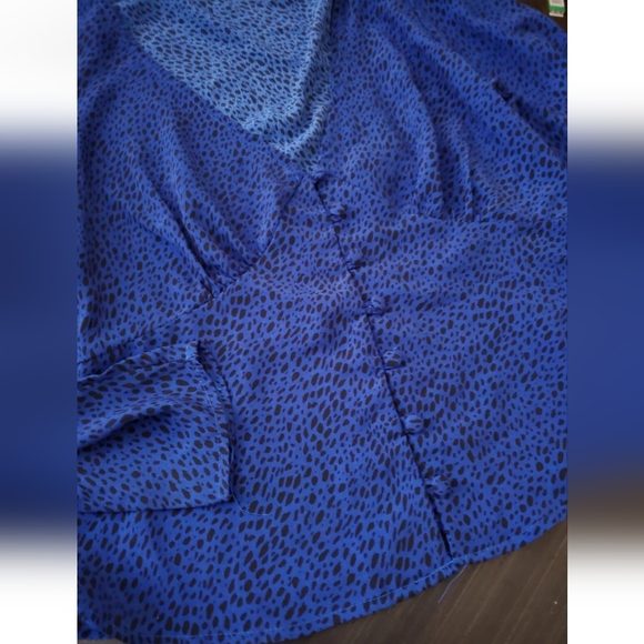 Smart blouse - Picture 2 of 2